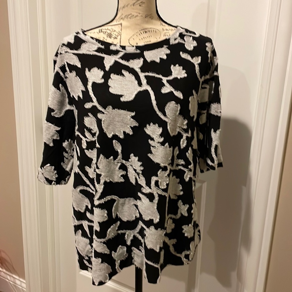 LOFT Black and White Floral Blouse